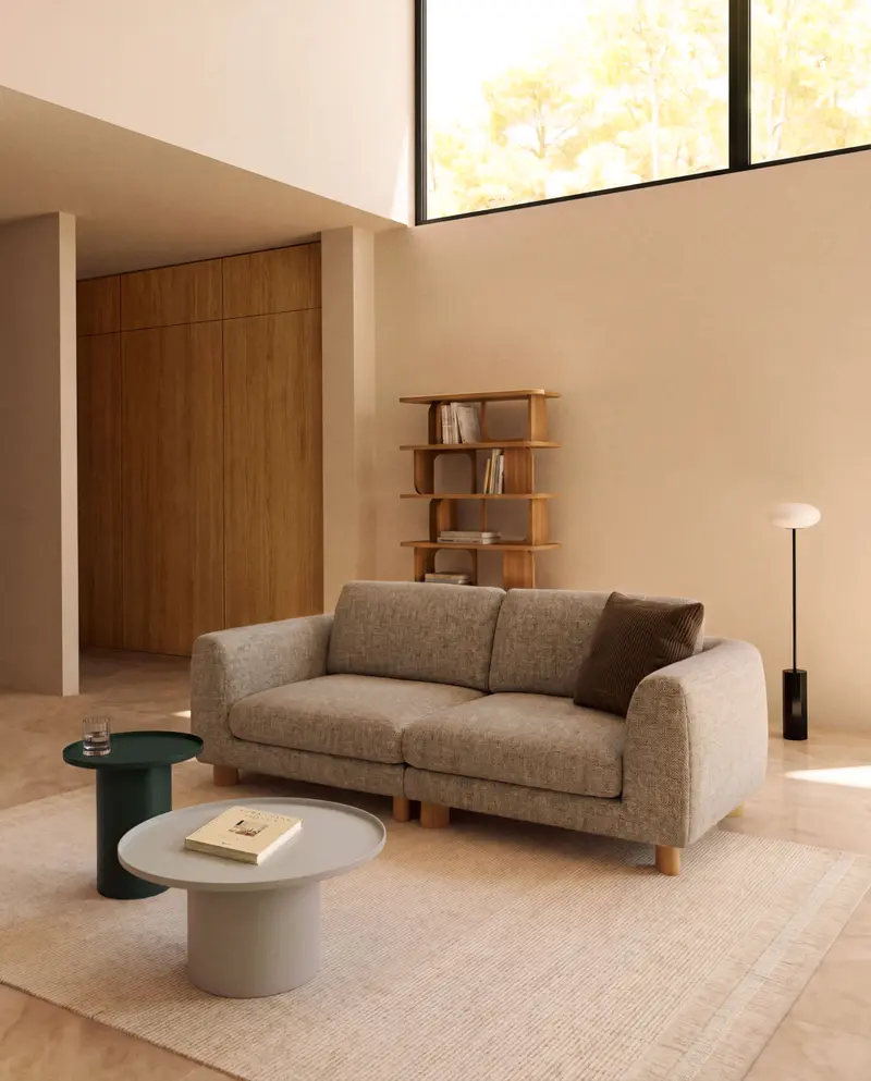 Divano Vera 3 posti marrone chiaro con gambe in legno massiccio di frassino con finitura naturale 230 cm FSC Mix Credit