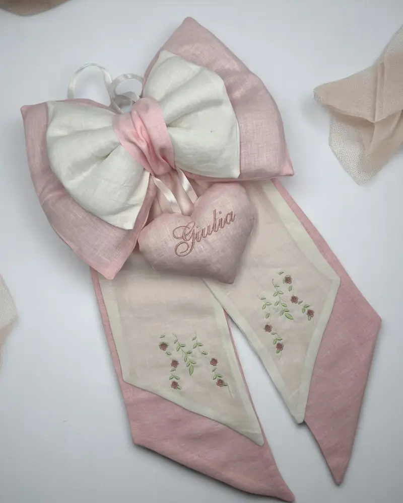 FIOCCO IN LINO CON ROSELLINE E CUORE RICAMO PERSONALIZZATO