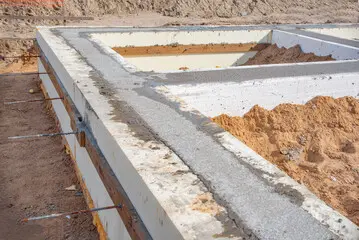 FONDAZIONI TRAVE ROVESCIO A << T >> doppia coibentazione in EPS per case prefabbricate
