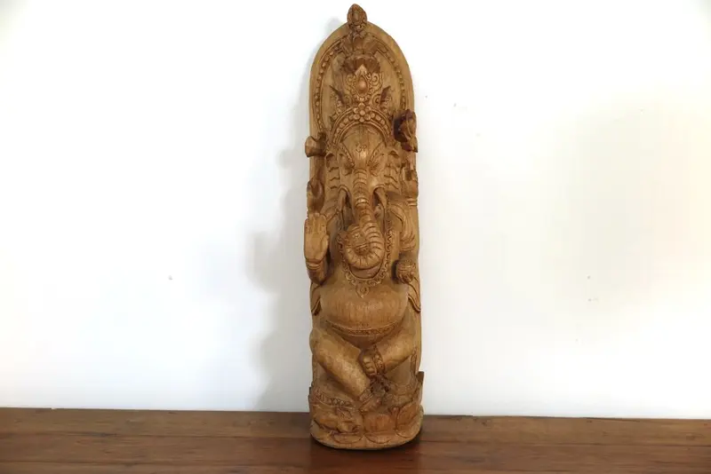 ganesh in sandalo