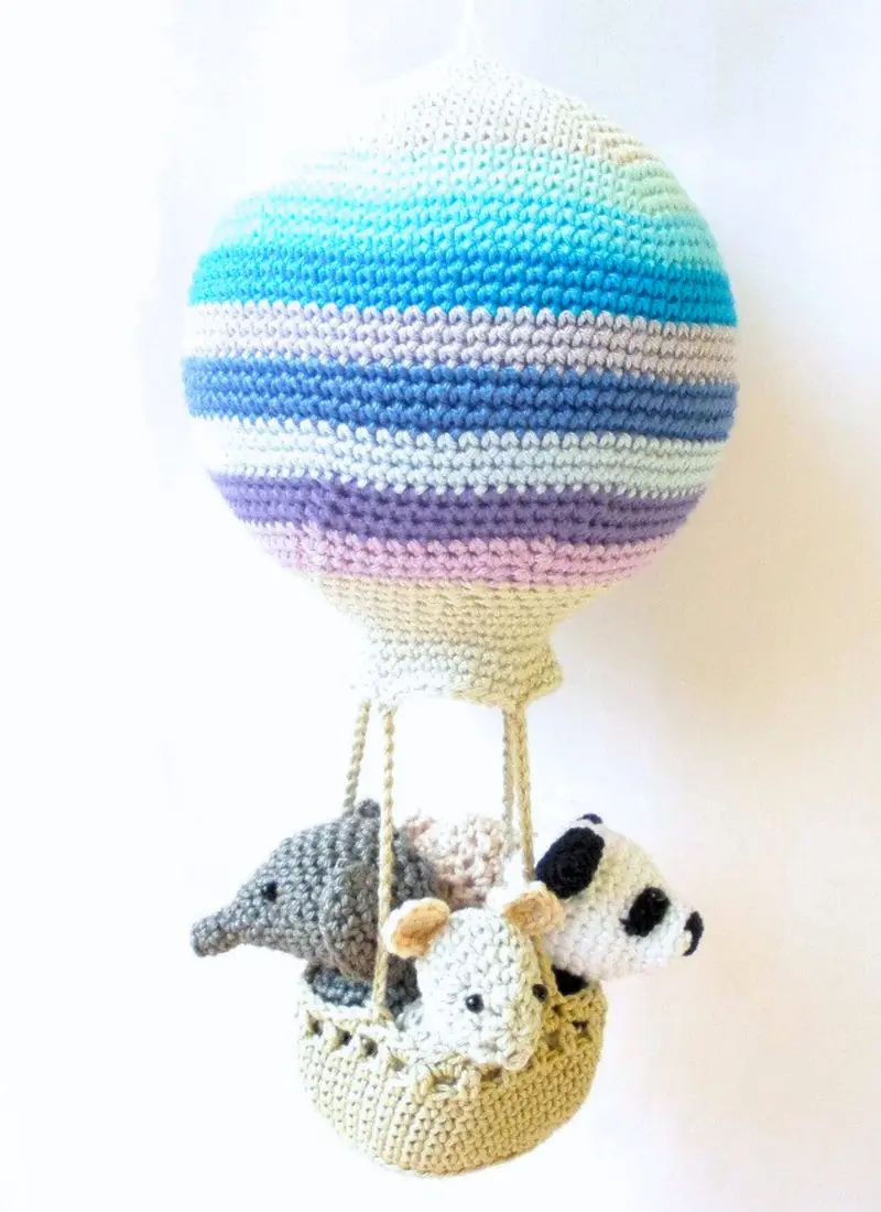 Hot air balloon with animals crochet pattern