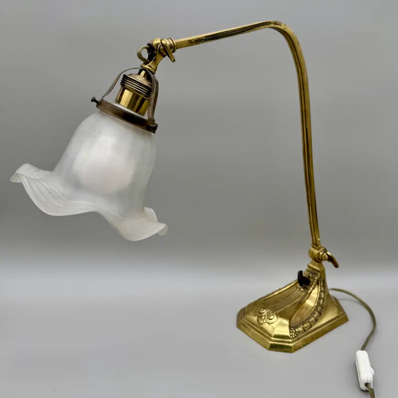 Lampada da tavolo art Noveau ottone e vetro Italia 1920 ca