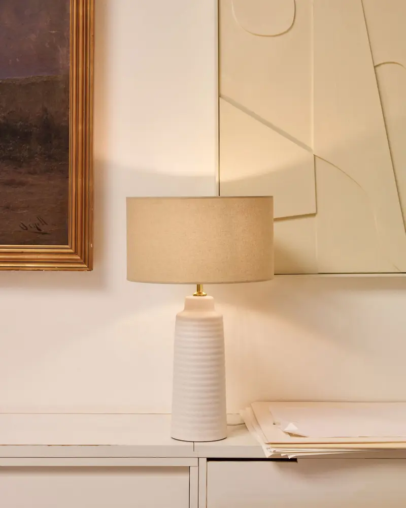 Lampada da tavolo Mijal in ceramica finitura bianca