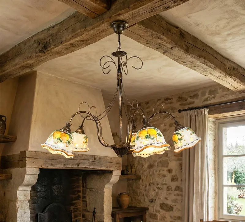 Lampadario a 5 luci in ferro battuto e ceramica siciliana realizzato e decorato artigianalmente coll. limoni