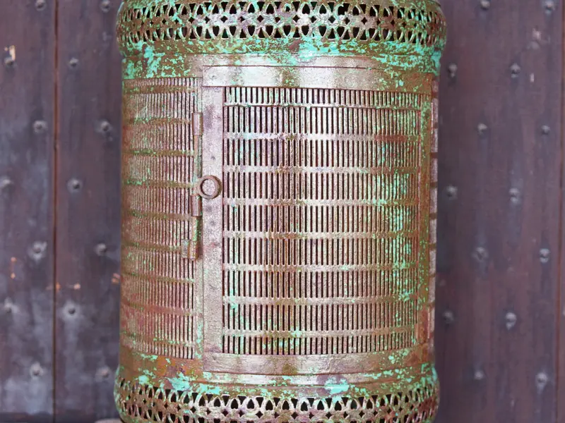 lanterna, lampada indiana in metallo traforato, lampada etnica in metallo hand made     cod.LM19V