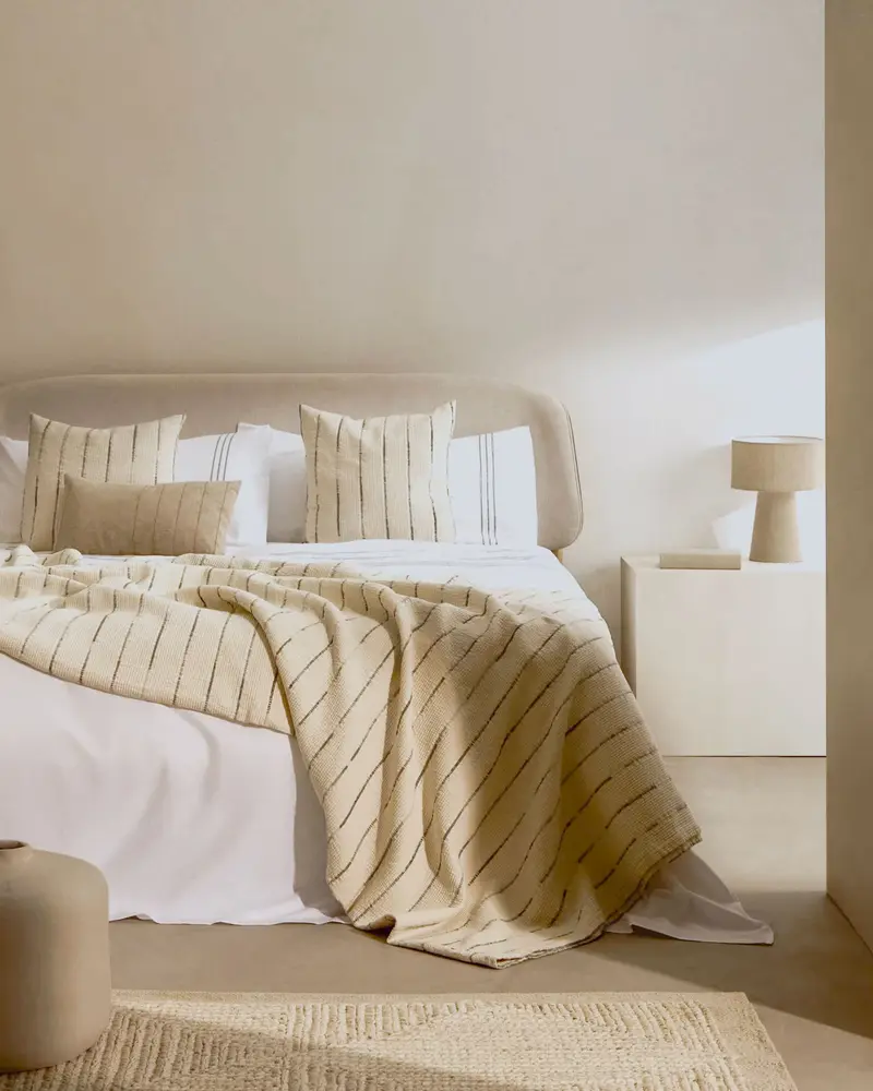 Letto Octavia impiallacciato di frassino testiera foderata bianco 160 x 200 cm