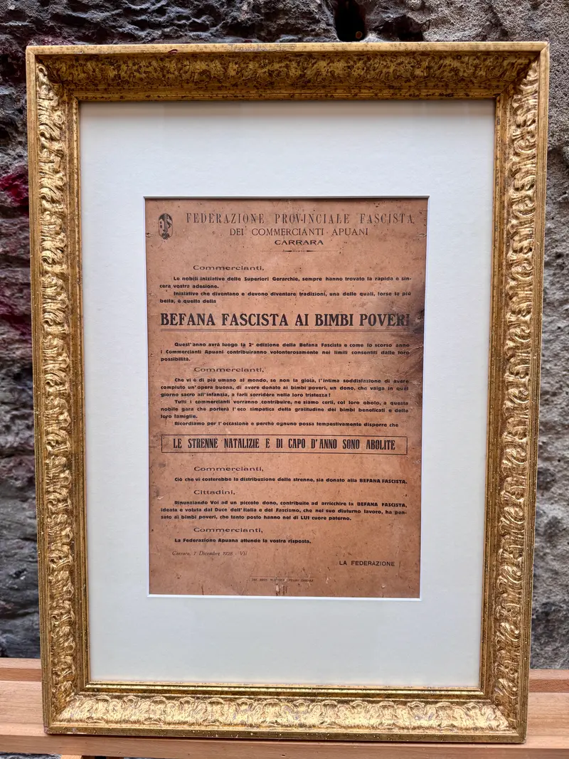 Locandina "Befana Fascista ai bimbi poveri" Carrara 1928