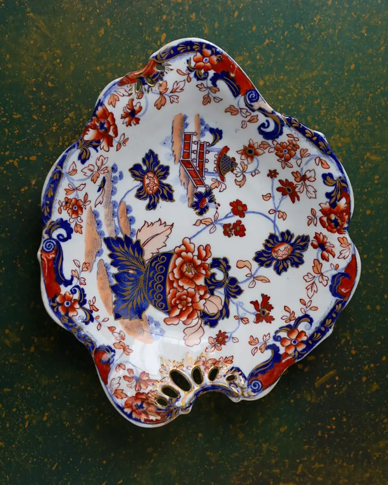 Mini Vassoio Decorativo a Conchiglia Ashworth Bros – Ironstone Vittoriano con Decorazione Imari Dipinta a Mano