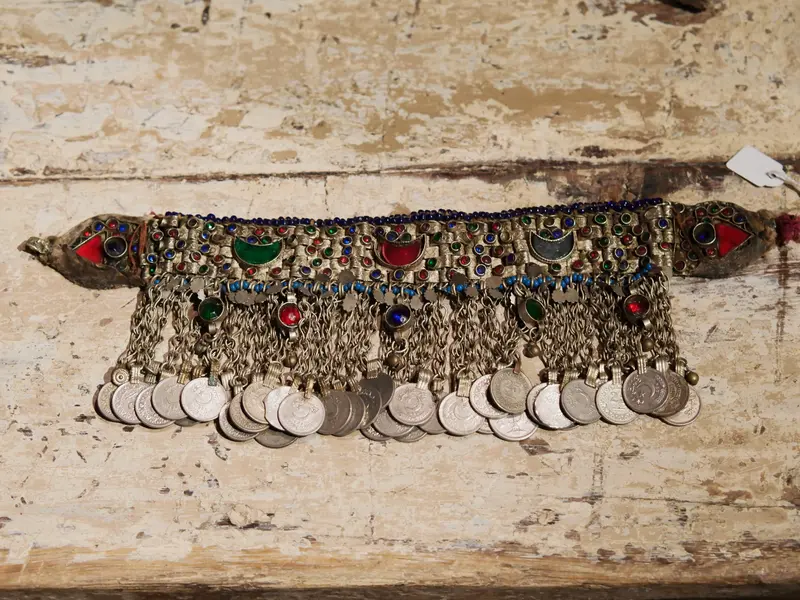 ornamento per capo collana afgana pakistana di etnia nomade pashtun2