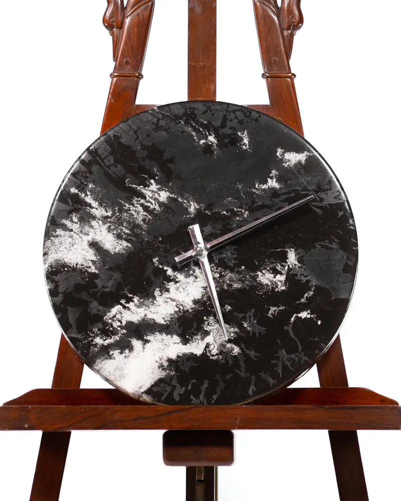 Orologio da Parete in Legno Resina Nero Nuvole Bianche 30 cm di diametro