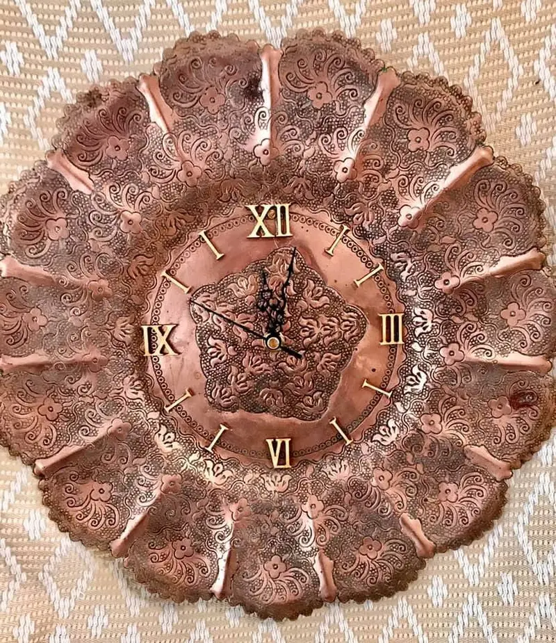 Orologio in rame antico