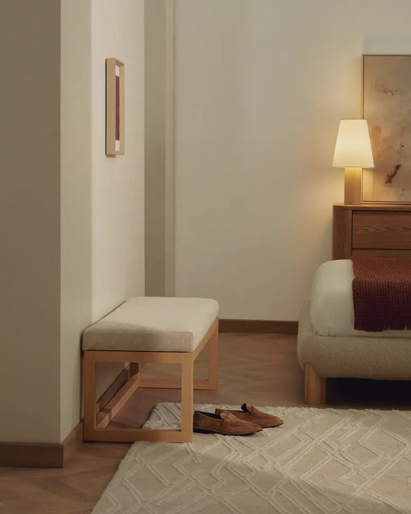 Panca Loya in ciniglia beige e legno di faggio 128 cm