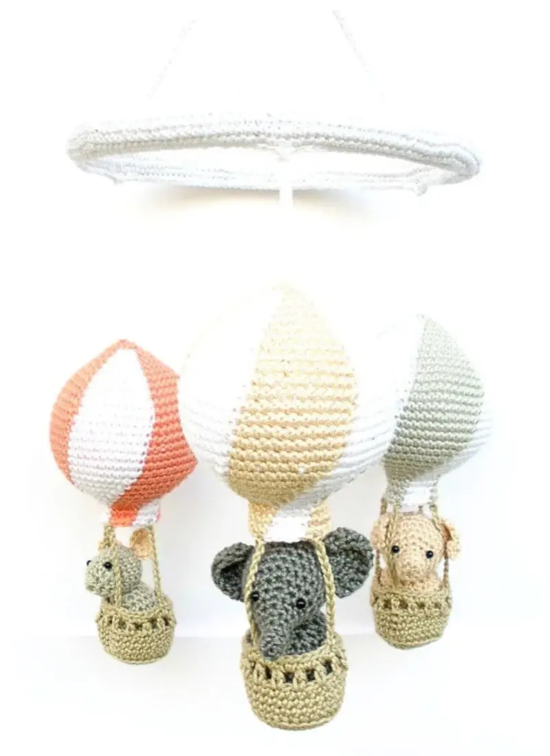 Peach hot air balloons baby mobile