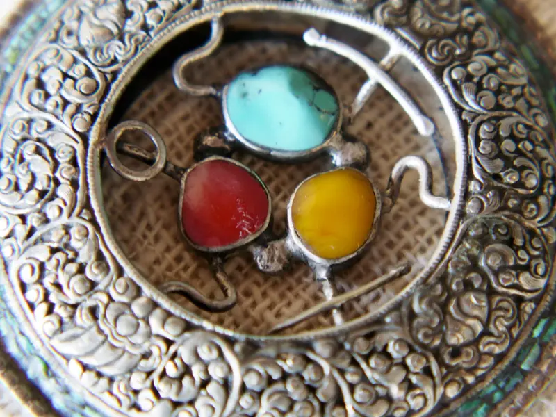 pendaglio tibetano turchese e ambra CC05