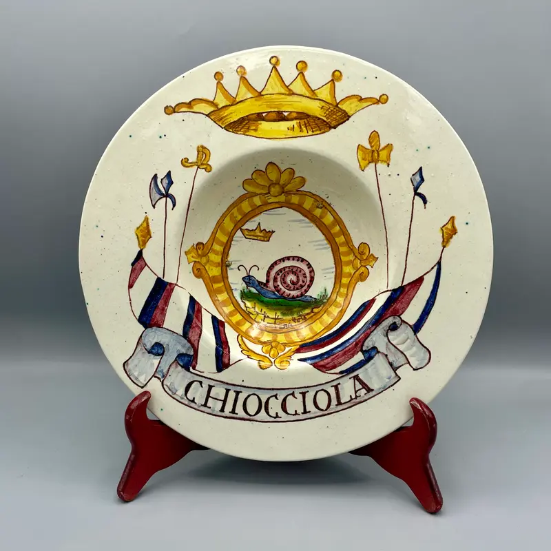 Piatto ceramica Contrada della Chiocciola stile antico seconda metà XX sec.