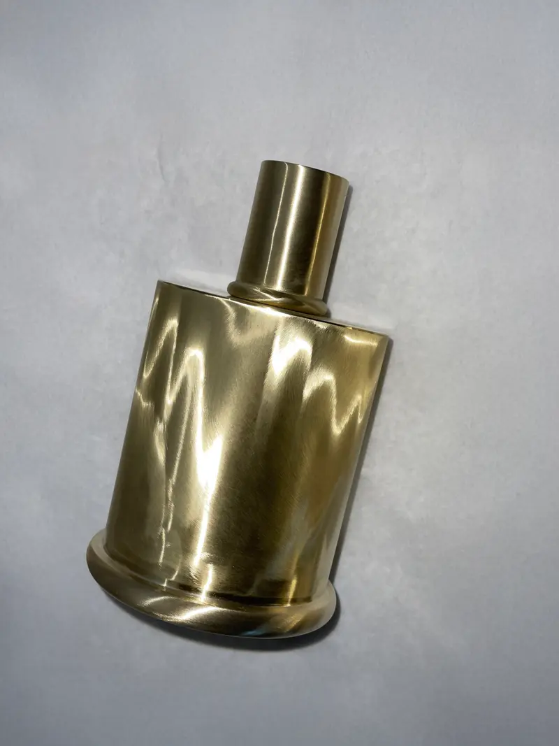 Portacandele in ottone spazzolato design moiré elegante e raffinato
