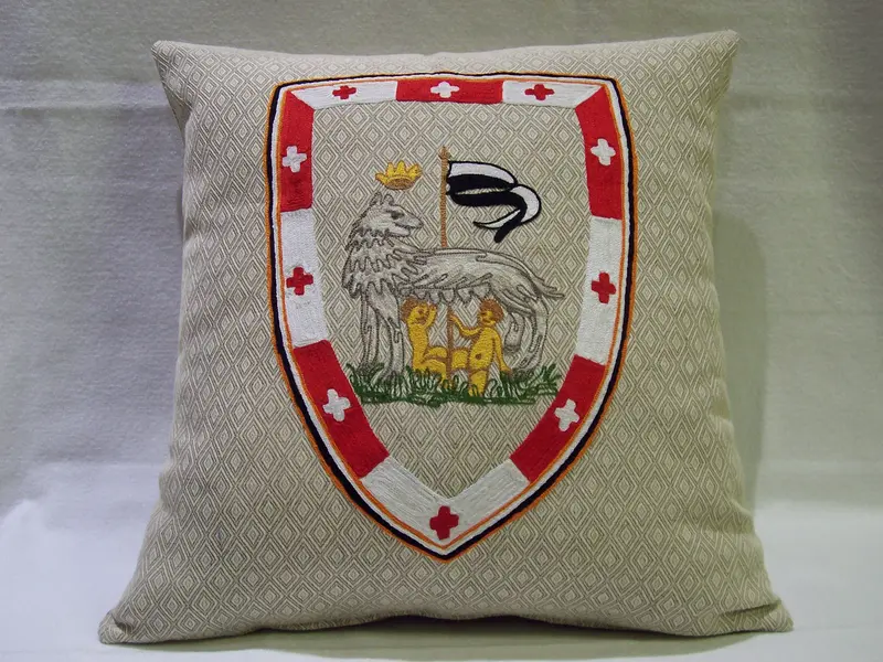 PRECIOUS PILLOW CONTRADA DELLA LUPA