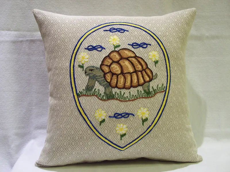 PRECIOUS PILLOW CONTRADA DELLA TARTUCA