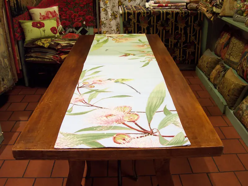 RUNNER  EUCALYPTUS  FLOWERS AND COLLIBRI' LIGHT BLUE