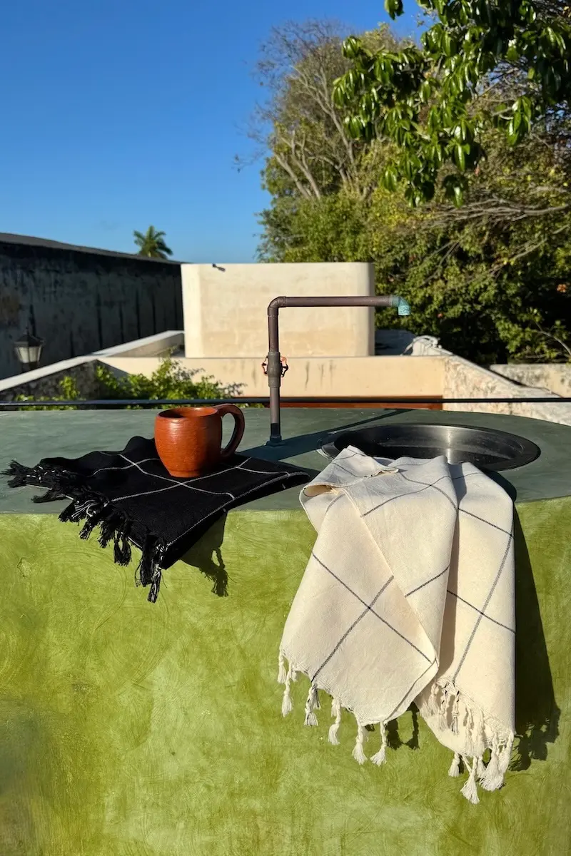 Salento hand towel