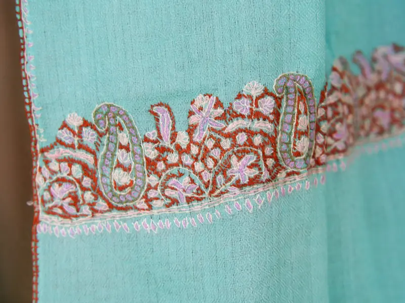 Scialle pashmina cashmere ricamato a mano cod.NR1861
