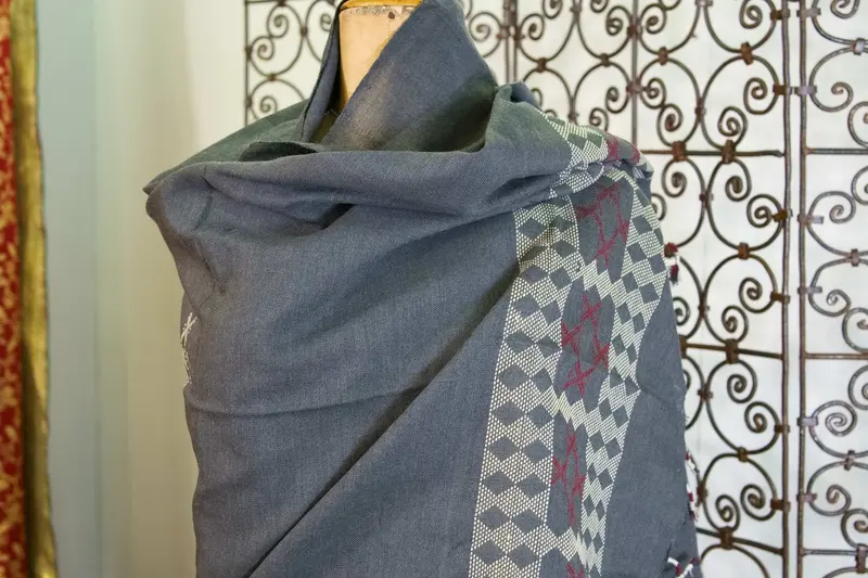 Scialle / Stola Indiana Phulkari Grigia in Cotone Organico