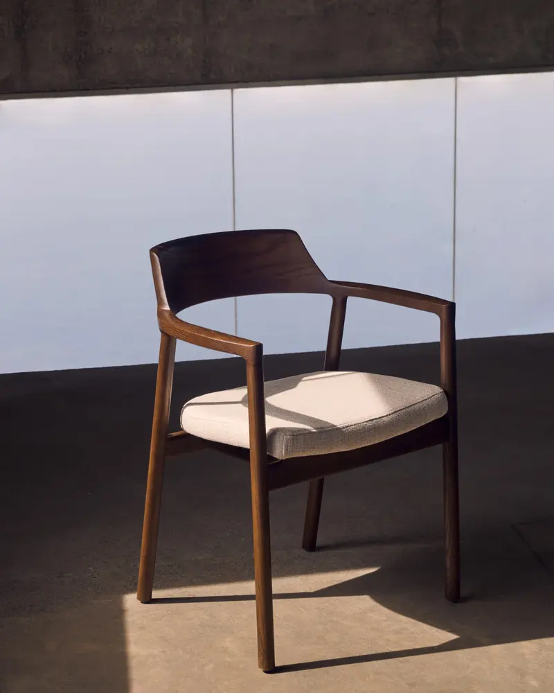 Sedia Alocs sfoderabile ciniglia beige legno massiccio di rovere noce FSC Mix Credit