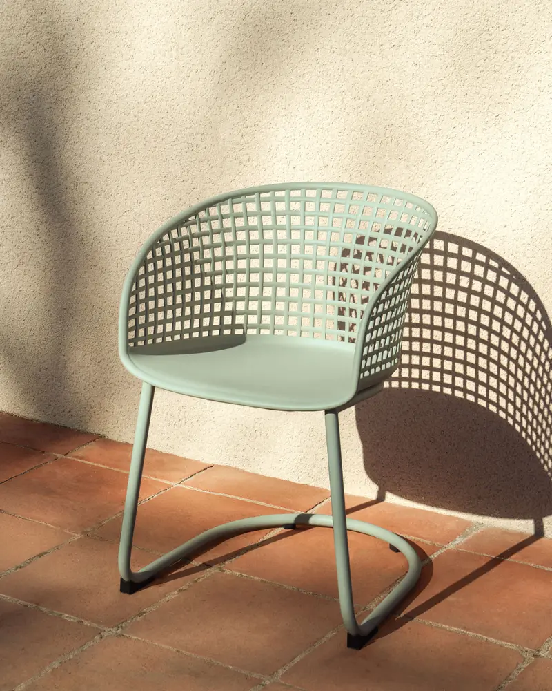 Sedia da esterno Tenaro in plastica con struttura in acciaio verde