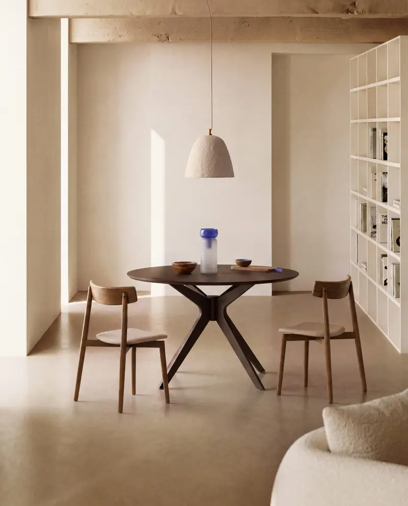 Sedia Evera in ciniglia marrone e impiallacciato di rovere con finitura noce
