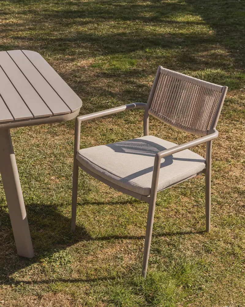 Sedia impilabile da esterno Argasi in alluminio tortora e corda sintetica beige