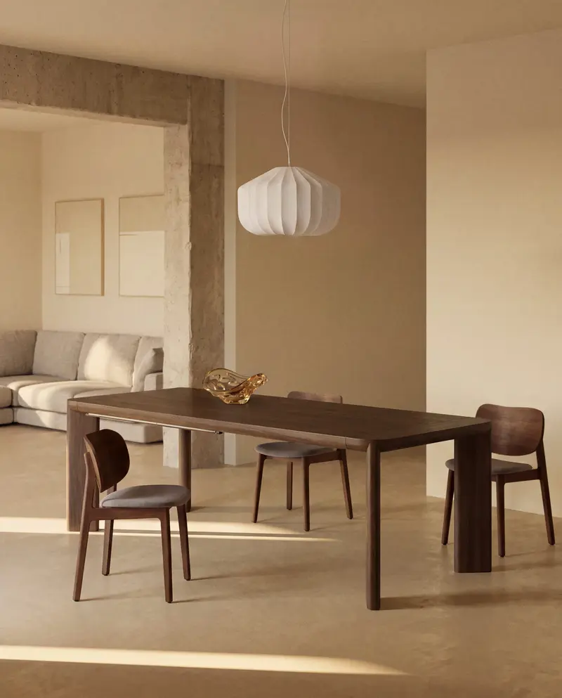 Sedia Ludara in impiallacciato di rovere con finitura noce e ciniglia marrone