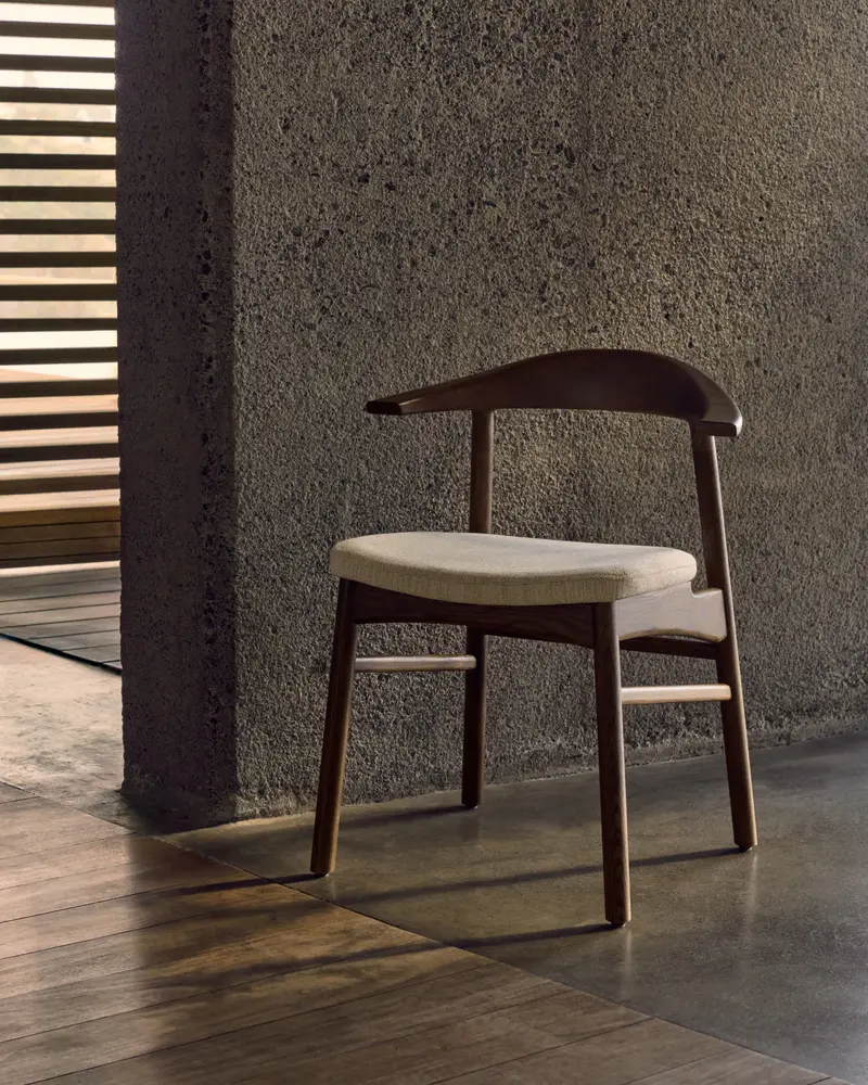 Sedia Timons sfoderabile ciniglia beige legno massiccio di rovere noce FSC Mix Credit