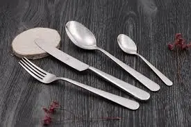 SERVIZIO POSATE PER 6 PERSONE  24 PZ.IN ACCIAIO 18/10 " STOCCOLMA" DI MEPRA