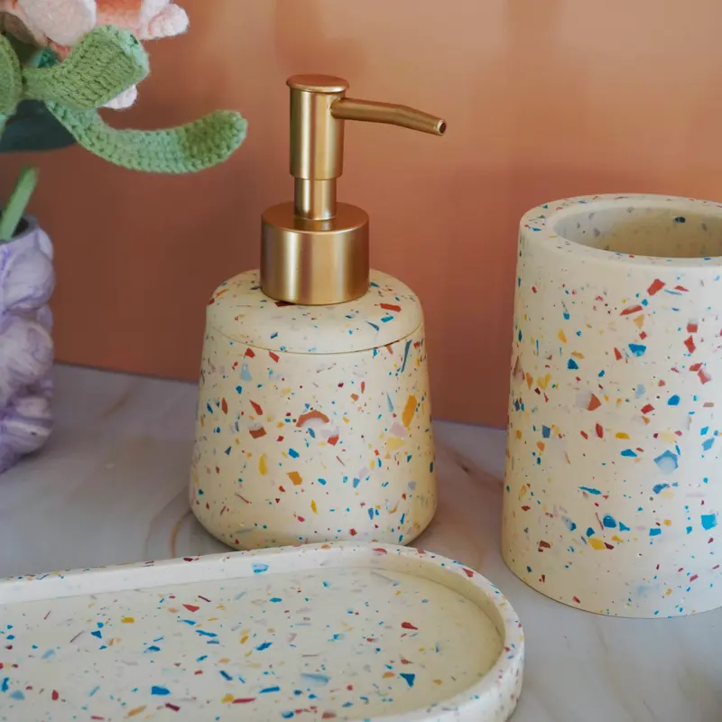 Set Bagno Crema - Vassoio, Porta spazzolini e Dispenser per sapone liquido - Fatto a Mano