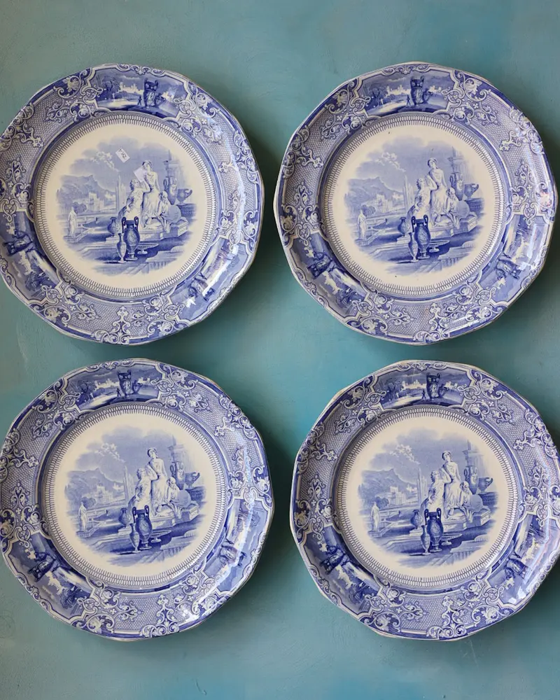 set di Quattro di Piatti Staffordshire in Transferware – Pattern "Colonna", Thomas Goodfellow, Inghilterra, circa 1851-1852