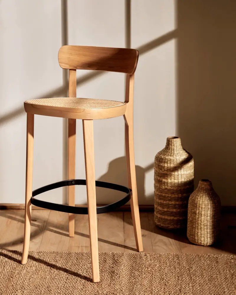 Sgabello Romane legno di faggio naturale impiallacciato frassino e rattan altezza 75 cm