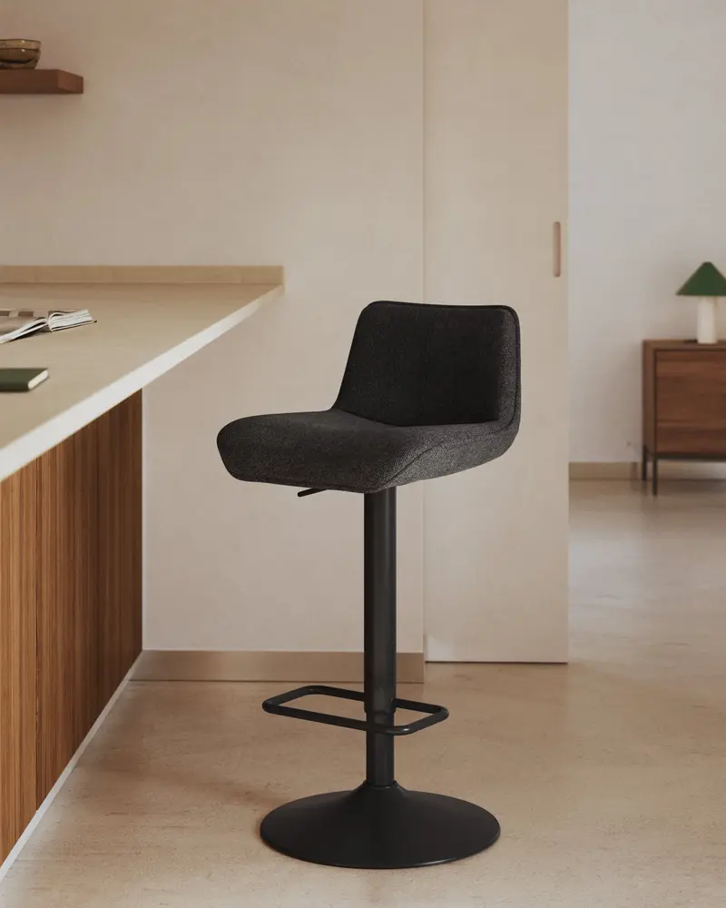 Sgabello Zenda in ciniglia nera e acciaio nero opaco 81-102 cm