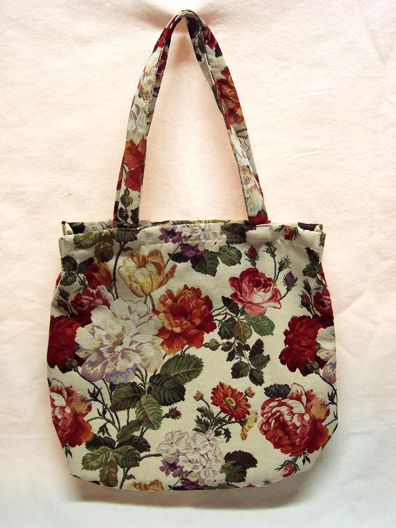 SHOPPER  MARGARET
