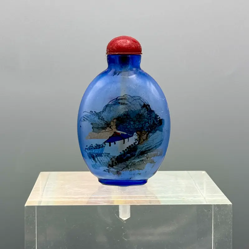 Snuff bottle bottiglia vetro blu dipinto paesaggio Cina XX sec.