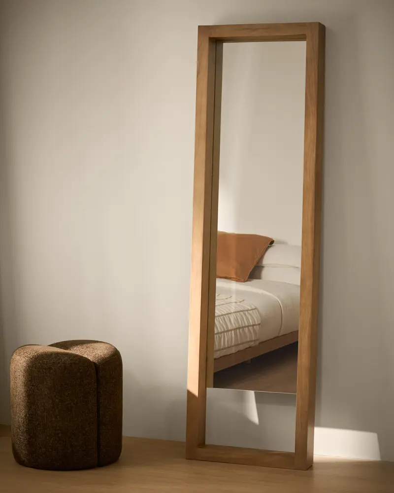 Specchio da terra Vatro in legno massello di mango naturale 52 x 181 cm FSC 100%