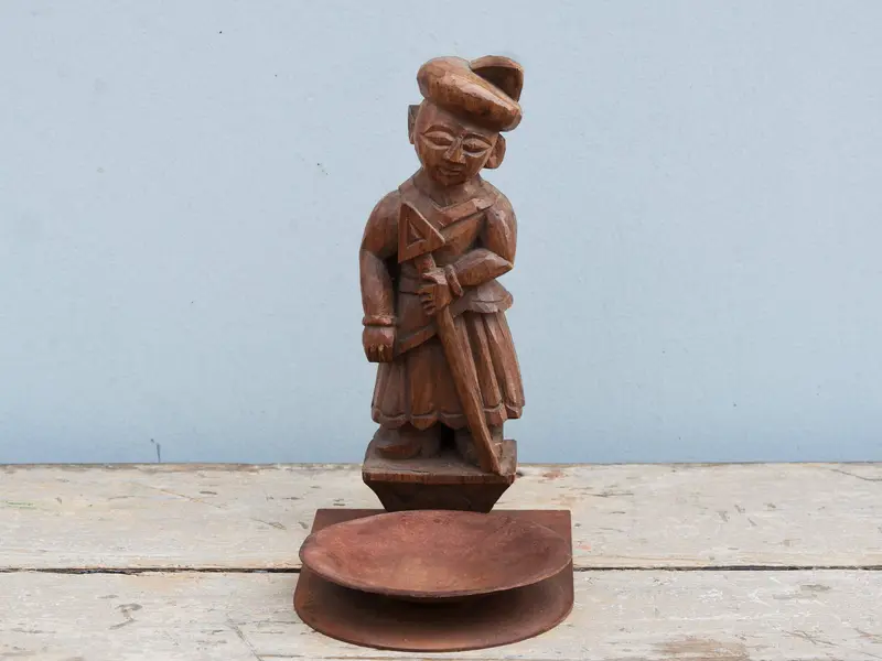 statua indiana tribale con basamento cod.STRIB4