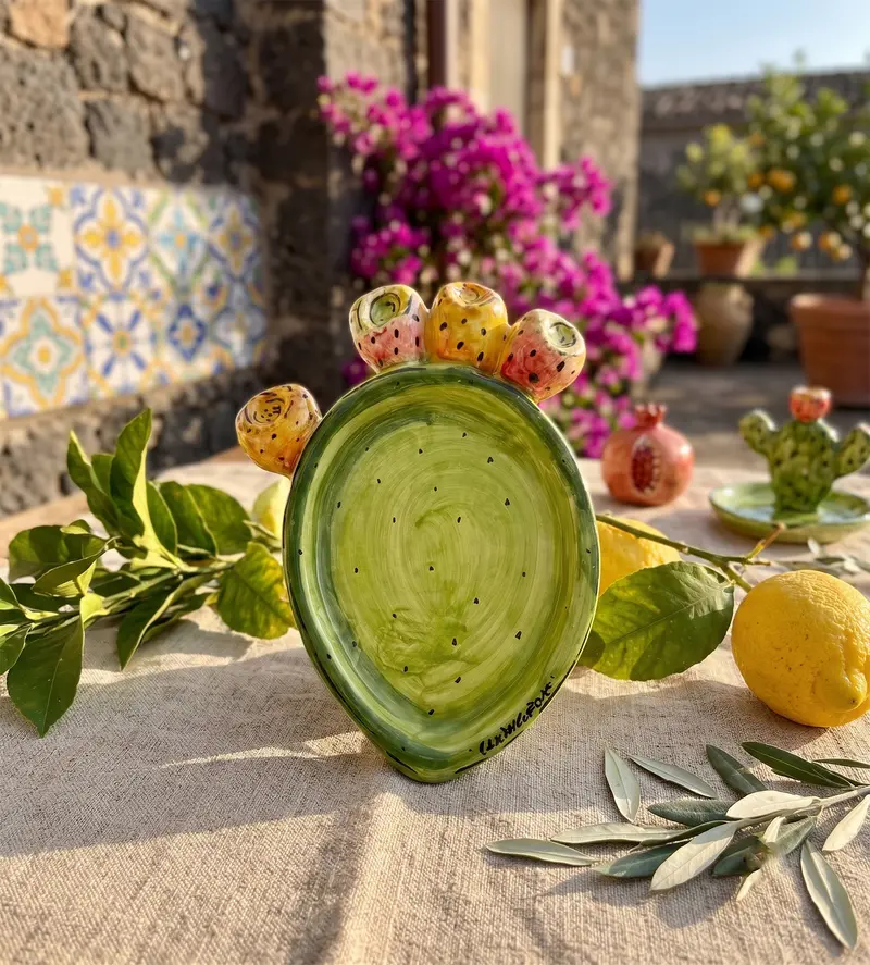 Svuota tasche Pala ficodindia rotonda in ceramica siciliana di Caltagirone decorato a mano