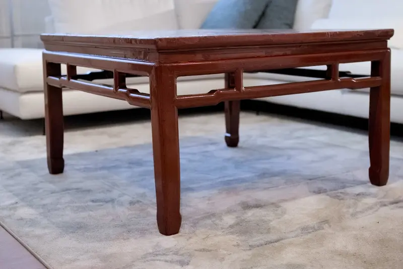 Tavolino Basso in Olmo Laccato Rosso Cina - Antiquariato Orientale