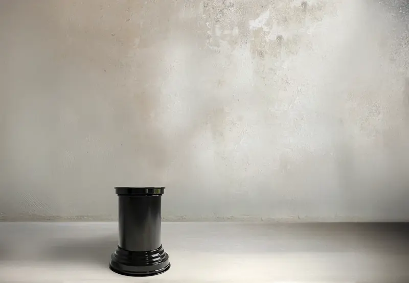 Tavolino Coffee Table in metallo nero lucido design scultoreo