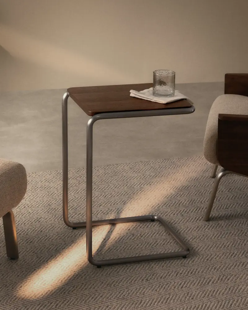Tavolino da appoggio Tarsel in impiallacciato di noce con struttura in acciaio inox spazzolato 42 x 60 cm
