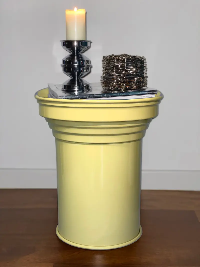 Tavolino Side Table in metallo Verniciato Butter Glossy