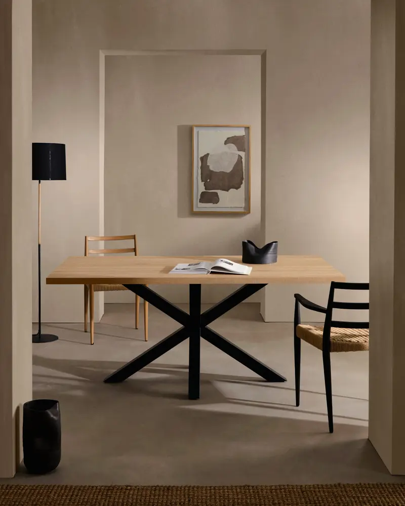 Tavolo Argo di melammina con finitura naturale e gambe in acciaio con finitura nera 200 x 100 cm