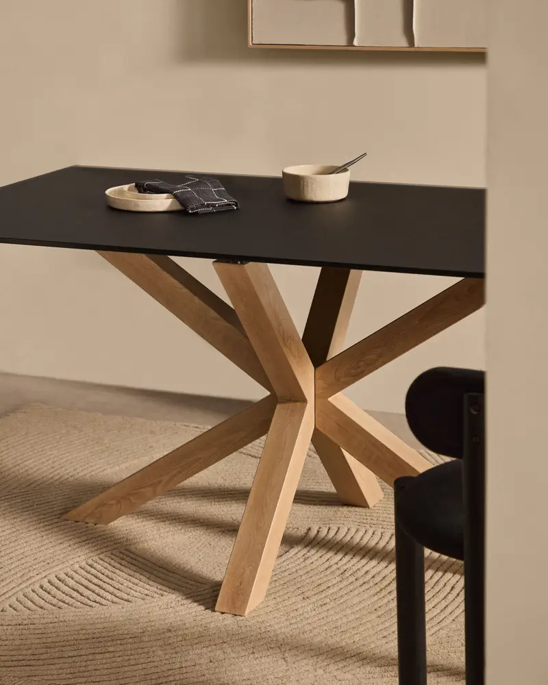 Tavolo Argo di vetro nero opaco e gambe in acciaio effetto legno 160 x 90 cm