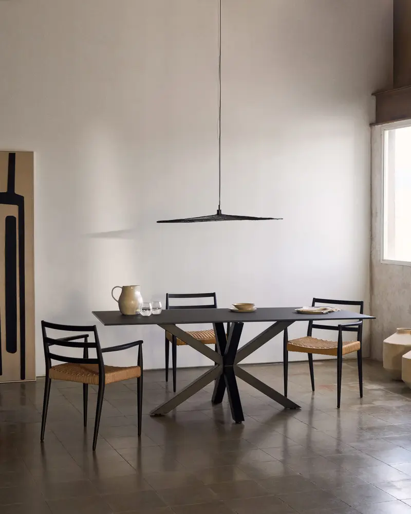 Tavolo Argo in vetro nero con gambe in acciaio finitura nera 180 x 100 cm