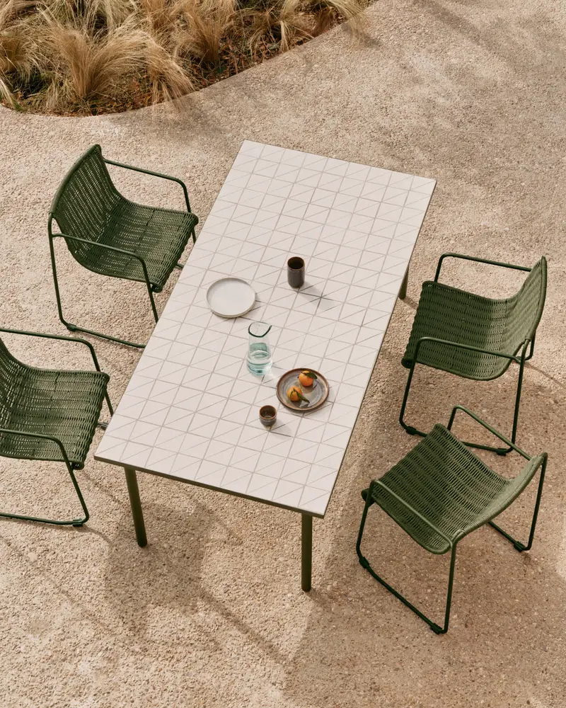 Tavolo da esterno Maurina in acciaio zincato verde e piastrelle color écru 182 x 91 cm